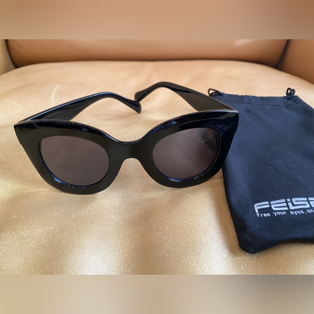 Feisedy Retro Cat eye Sunglasses Classic Sunglasses NWT Bold Frames